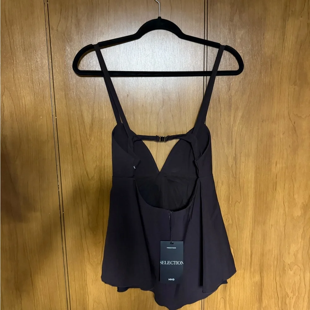 NWT Mango structured open back peplum hem top in chocolate
